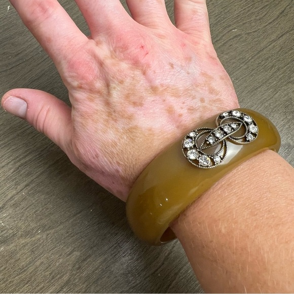 J. Crew Lulu Frost Butterscotch Resin Czeck Glass Jewel Bangle Bracelet - Picture 5 of 9